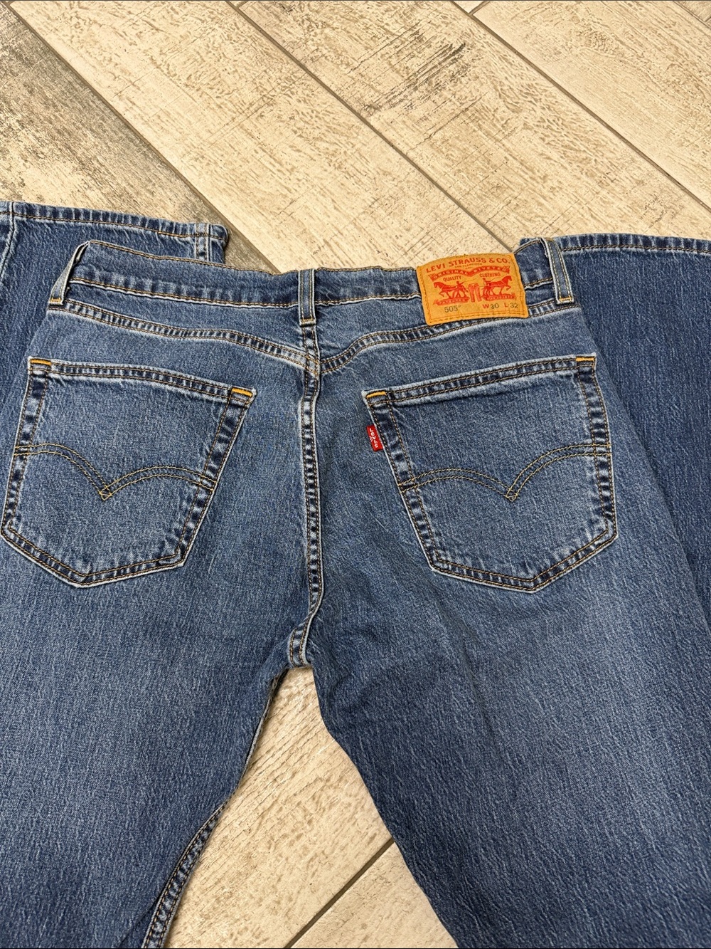 Levi's Straight-Leg Men's Jeans in Distressed Blue Denim - Picture 3 of 4